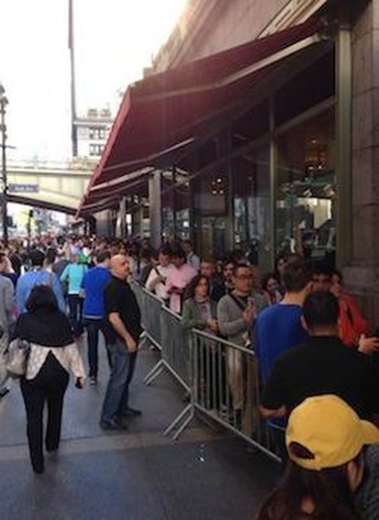iPhone line at Grand Central