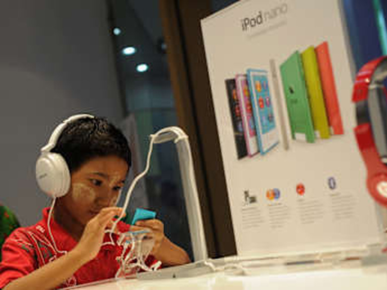 MYANMAR-US-IT-TELECOM-APPLE