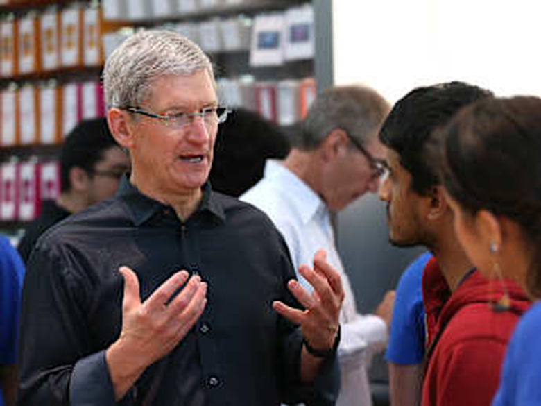 Apple's Latest iPhone Models Go On Sale Across U.S.