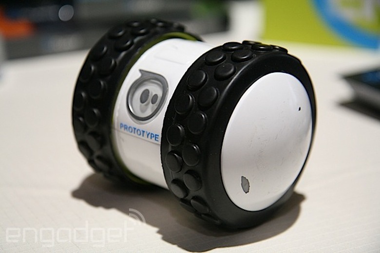 Sphero's 2B smartphone-controlled toy is quick, easy to control and a lot of fun (hands-on)