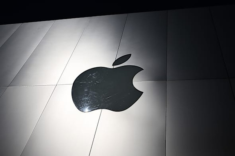Apple To Report Quarterly Earnings