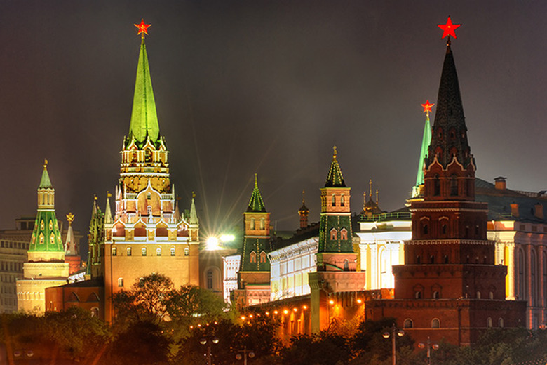 moscow kremlin at victory day ...