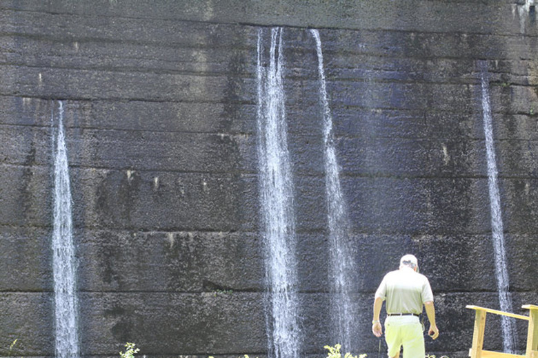 Leaky dam