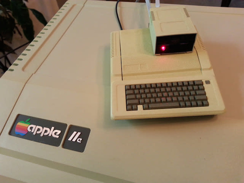 Apple II Raspberry Pi case + Drive II SD Card Reader