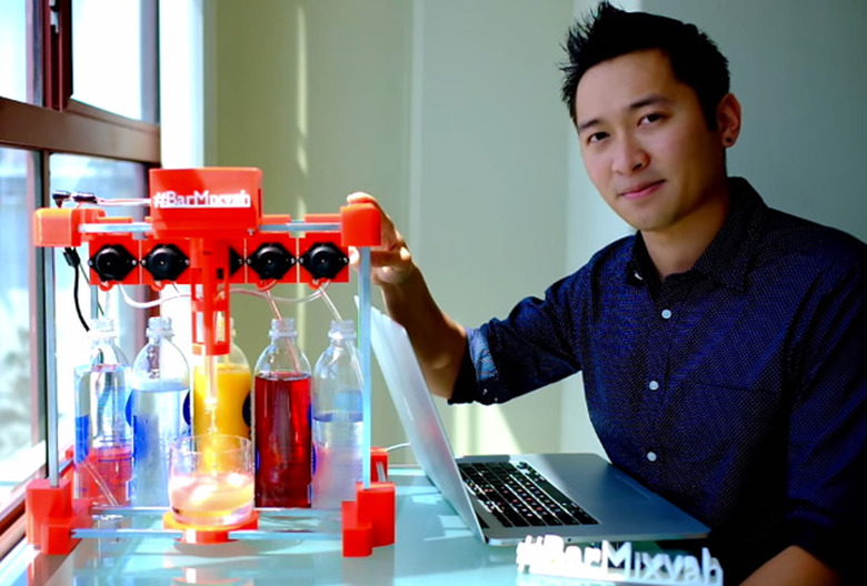 BarMixvah the robotic bartender