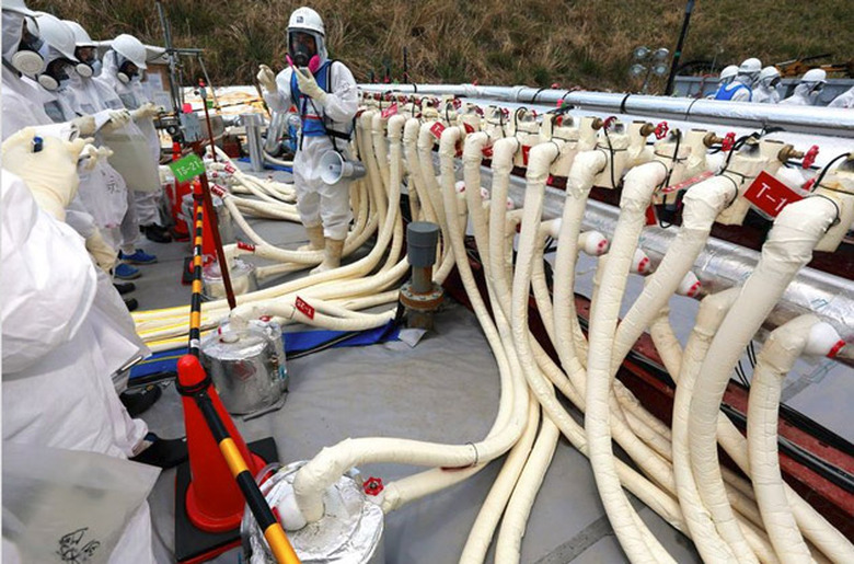 Workers the Fukushima nuclear plant