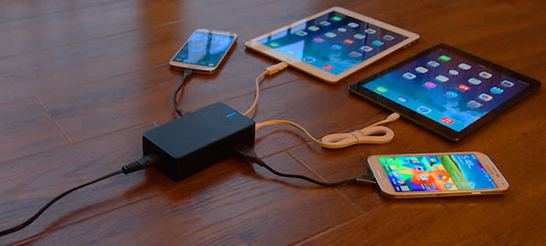 Skiva Technologies Smart-Quad 4-port travel charger