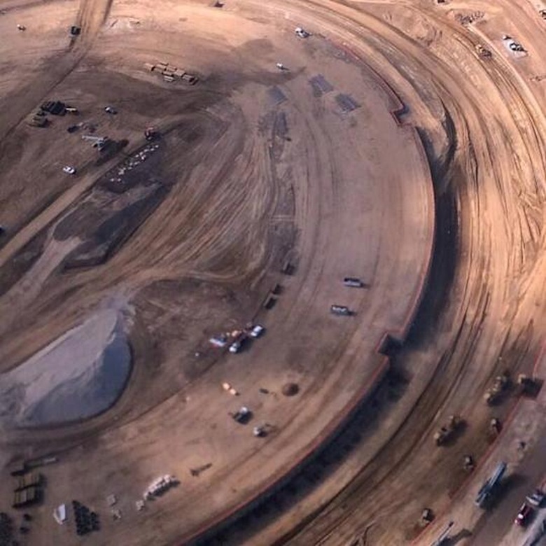apple's spaceship campus