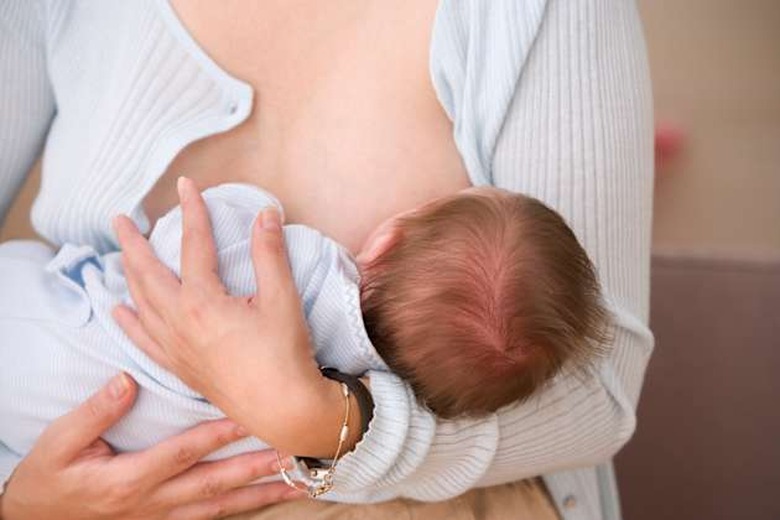 Facebook relaxes its policy on breastfeeding photos 