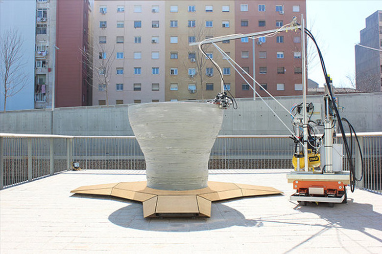 Robot builds a structure