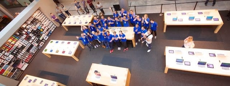 http://www.macprime.ch/news/article/weltweit-erstes-in-mall-provisorium-fuer-den-apple-store-glattzentrum/CI4/#bildergalerie