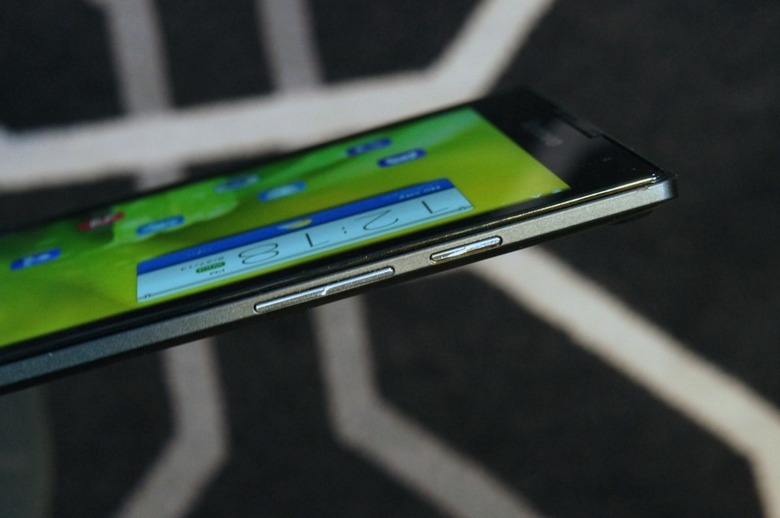 Lenovo unveils super-thin, super-light tablet (and the price isn't bad, either)