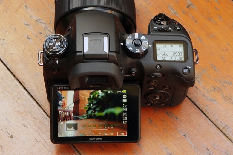 Samsung's new NX1 flagship shoots 28.2-megapixel stills and 4K video