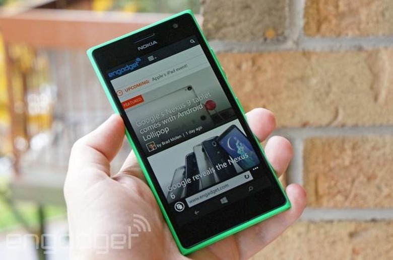Lumia 735 surfing the web