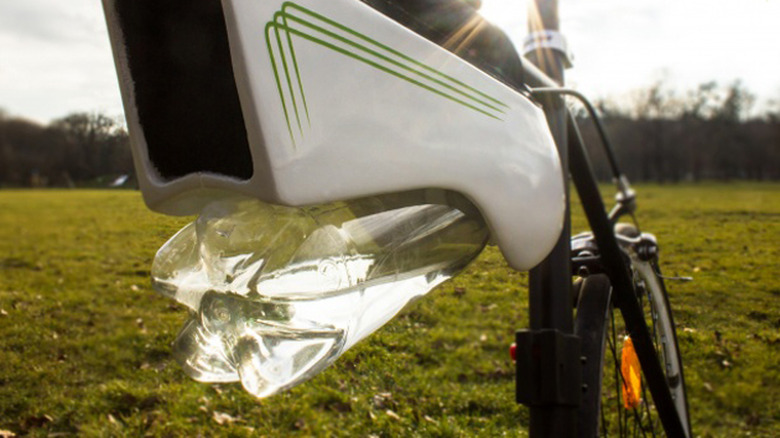 Kristof Retezar's Fontus solar-powered water bottle