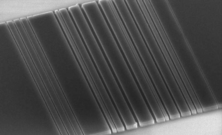 Stanford University's light-bending silicon strips