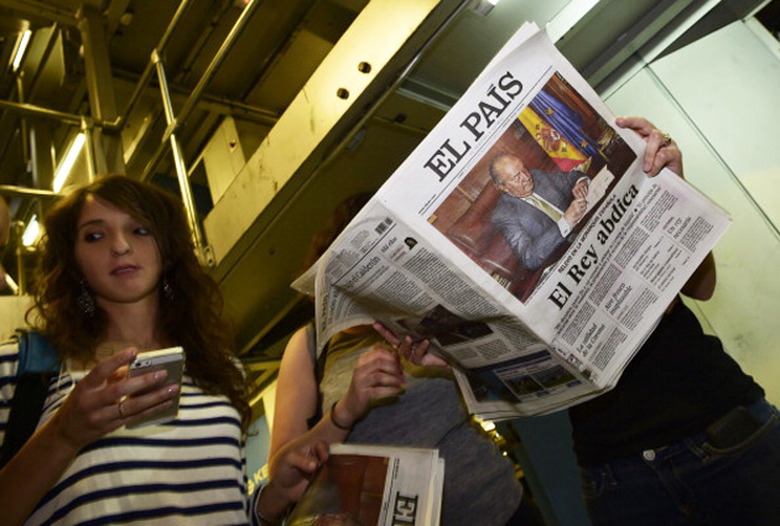 Reading Spain's El Pais newspaper