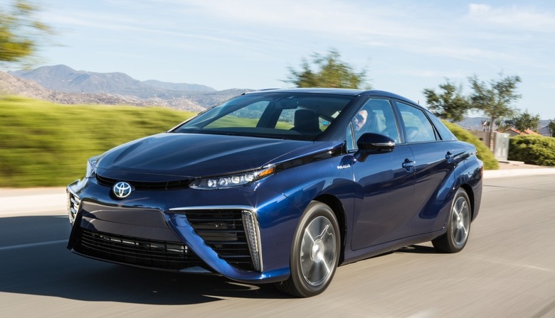 Toyota reportedly working on a flagship, hydrogen-fueled Lexus limousine 