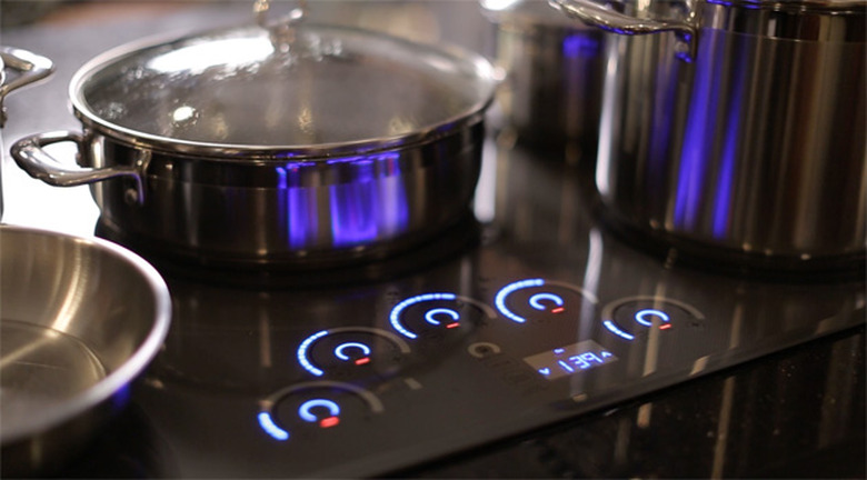 GE's 2015 cooktops and their touch controls