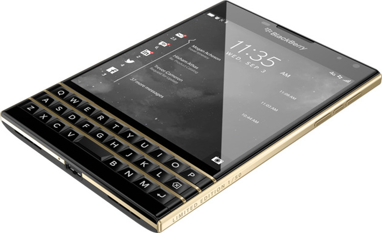 BlackBerry Passport in gold