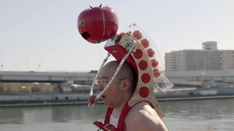 Kagome's tomato-feeding machine