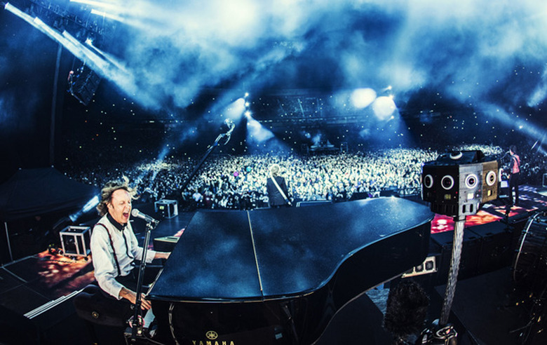 Sir Paul McCartney in concert, VR-style