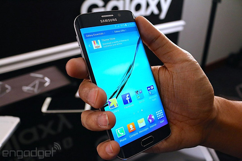 Samsung Galaxy S6 edge with a Microsoft Apps folder