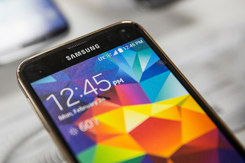 A Galaxy S5 for Sprint at a Best Buy store