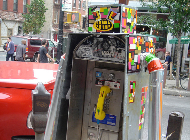 Robot payphone