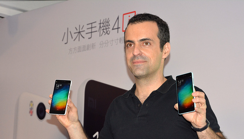 Xiaomi's Hugo Barra launches the Mi 4i in Hong Kong.