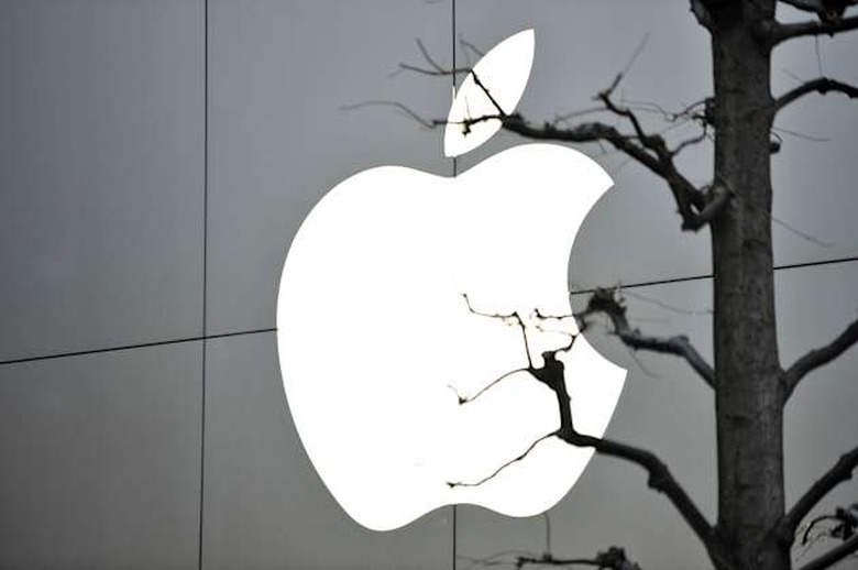 Apple in Tokyo is preparing to sell its new watch