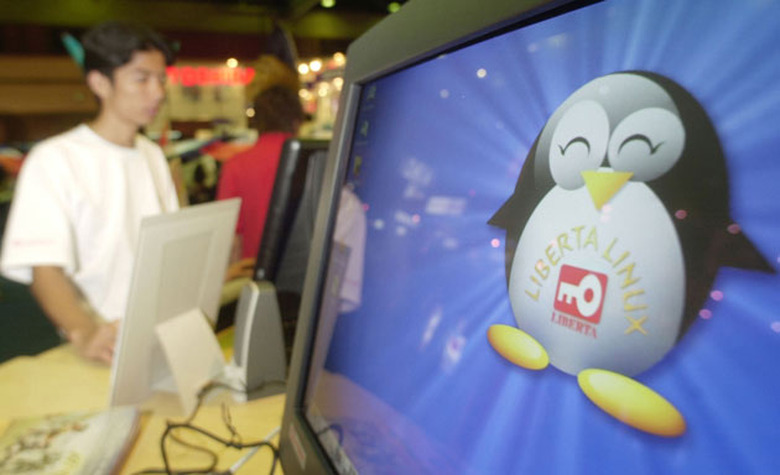 Linux' signature penguin on a PC
