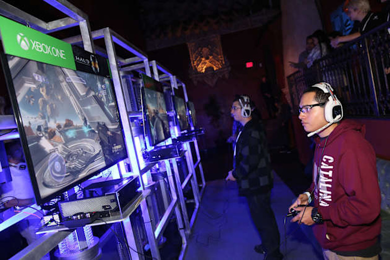 Now you can stream Xbox One games to Windows 10 PCs