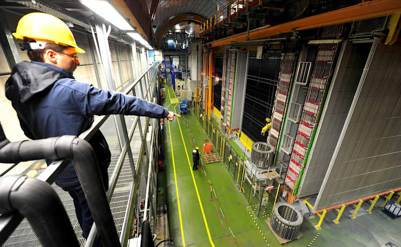 Scientists look at the Oscillation Proje