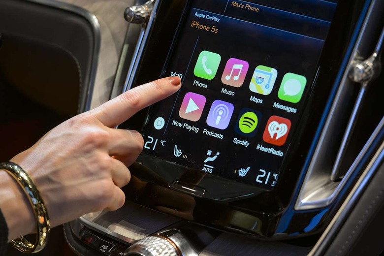 SWITZERLAND-AUTO-SHOW-US-INTERNET-APPLE-COMPUTERS