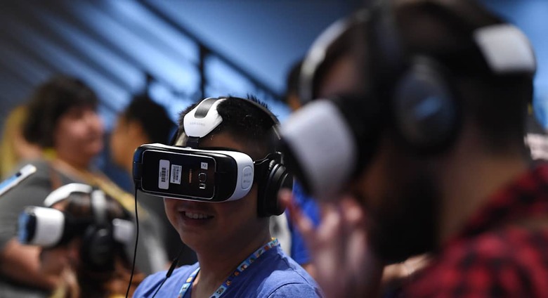 US-IT-INTERNET-GAMES-OCULUS-SONY-E3