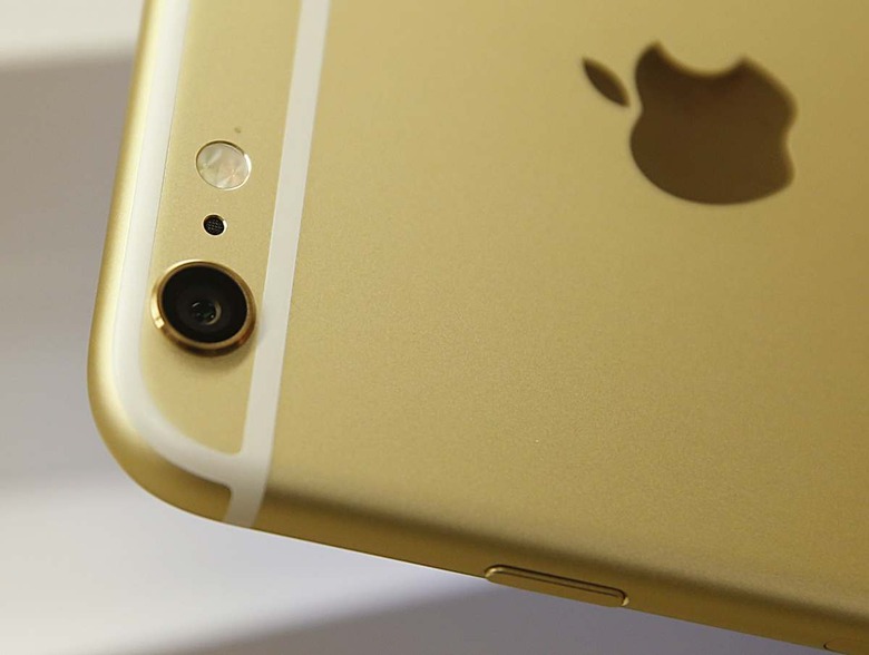 Verizon Store Stocks Shelves With New Apple iPhone 6
