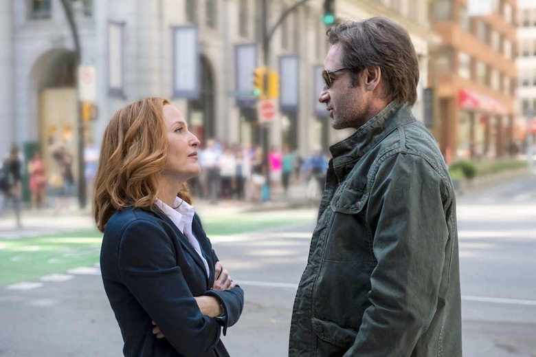THE X-FILES: L-R: Gillian Anderson as Dana Scully and David Duchovny as Fox Mulder. The next mind-bending chapter of THE X-FILES debuts with a special two-night event beginning Sunday, Jan. 24 (10:00-11:00 PM ET/7:00-8:00 PM PT), following the NFC CHAMPIONSHIP GAME, and continuing with its time period premiere on Monday, Jan. 25 (8:00-9:00 PM ET/PT). The thrilling, six-episode event series, helmed by creator/executive producer Chris Carter and starring David Duchovny and Gillian Anderson as FBI Agents FOX MULDER and DANA SCULLY, marks the momentous return of the Emmy Award- and Golden Globe-winning pop culture phenomenon, which remains one of the longest-running sci-fi series in network television history. Â©2015 Fox Broadcasting Co. Cr: Ed Araquel/FOX