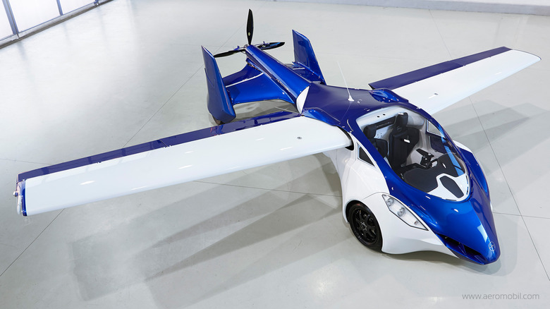 https://www.engadget.com/2015/10/14/6-flying-cars-that-let-you-soar-over-traffic/