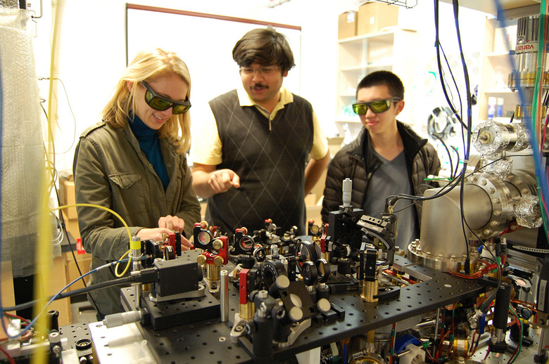 Cornell students study quantum physics in the Ultracold Lab