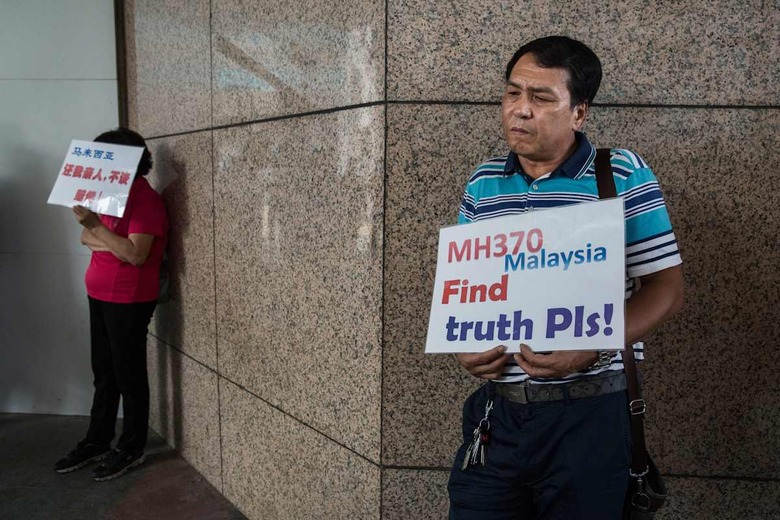 Chinese Relatives React To MH370 News