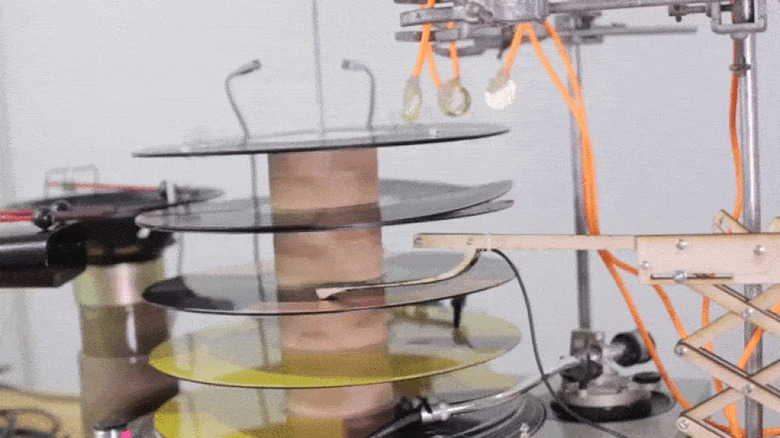 Graham Dunning's Mechanical Techno machine in action