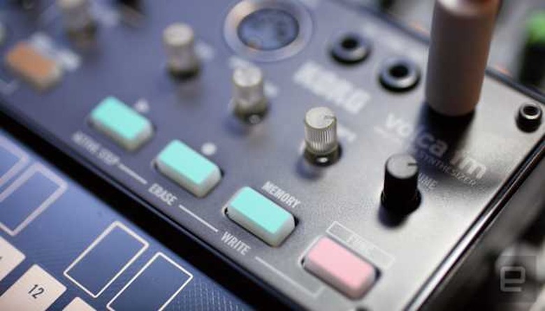 Relive the '80s with the Korg Volca FM synthesizer