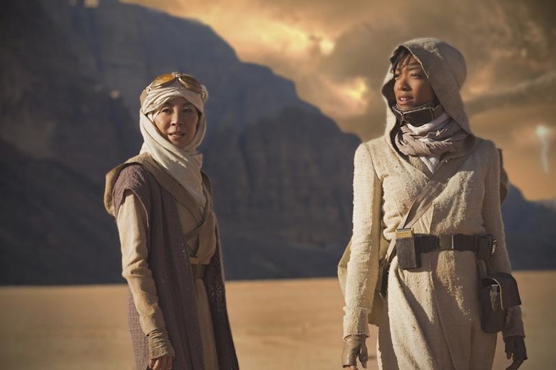 Pictured (l-r): Michelle Yeoh as Captain Philippa Georgiou; Sonequa Martin-Green as First Officer Michael Burnham. STAR TREK: DISCOVERY coming to CBS All Access. Photo Cr: Dalia Naber. � 2017 CBS Interactive. All Rights Reserved.