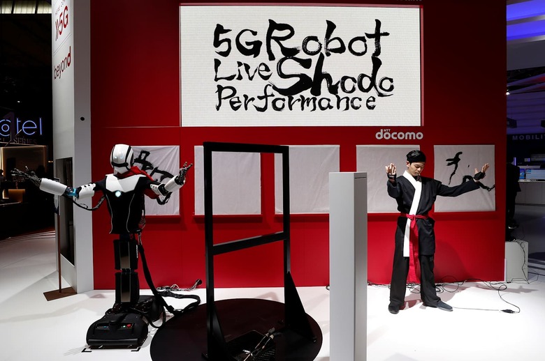 TELECOMS-MOBILEWORLD/