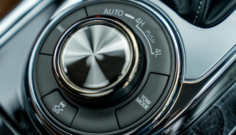 Further advancing INFINITI's presence in the full-size luxury SUV segment, the 2018 QX80 takes INFINITI's 