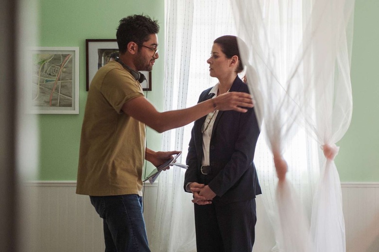 Director/writer Aneesh Chaganty and Debra Messing on the set of Screen Gems' SEARCHING.