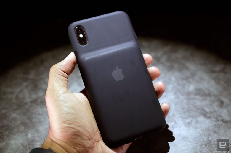 Apple Smart Battery case review for iPhone XS and XS Max