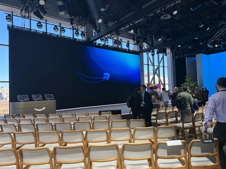 With the doors to the event space now open, journalists are taking their seats ahead of the 10AM ET start time.
