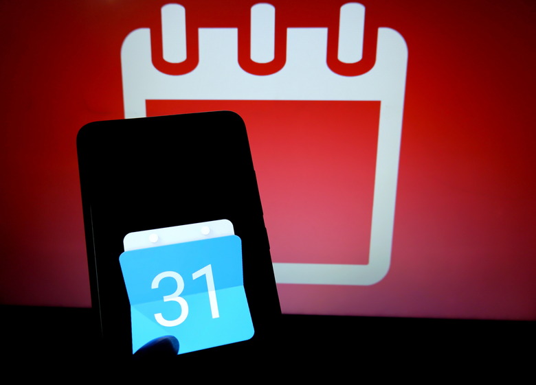 INDIA - 2019/08/30: In this photo illustration a Mobile  Google Calendar  logo seen displayed on a smartphone. (Photo Illustration by Avishek Das/SOPA Images/LightRocket via Getty Images)